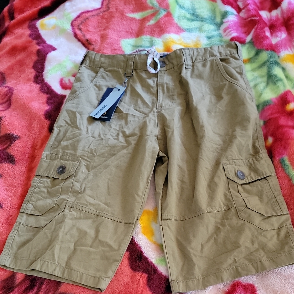 Tan Cargo Shorts with Relaxed Fit and Elastic Waistband